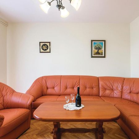 Amazing Apartment In Veprinac With Kitchen Exterior foto