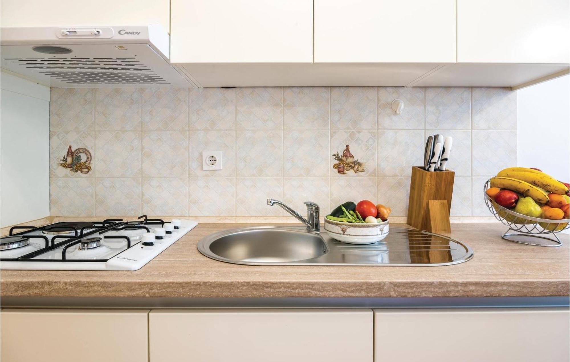 Amazing Apartment In Veprinac With Kitchen Exterior foto